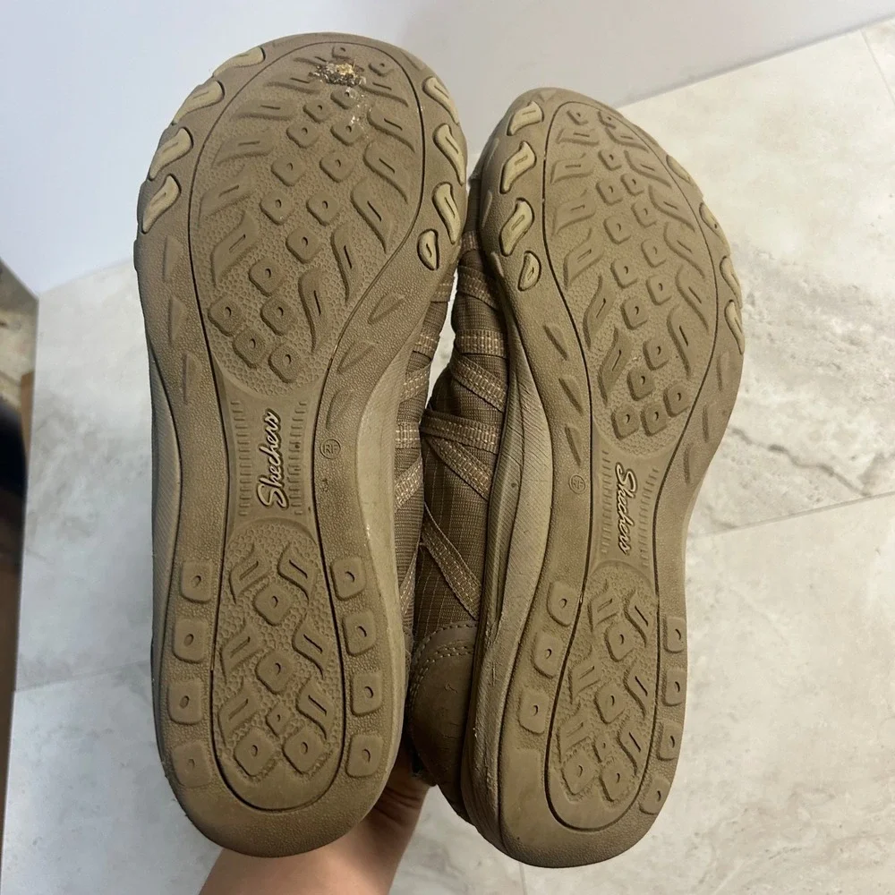 Skechers Arch Fit Taupe Women 10 Slip On Bungee Lace Walking Sneakers 100279